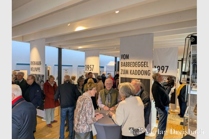 Die Ausstellungseröffnung stieß auf großes Interesse: Etwa 80 Gäste fanden sich am Sonntag im Stadtmuseum ein.