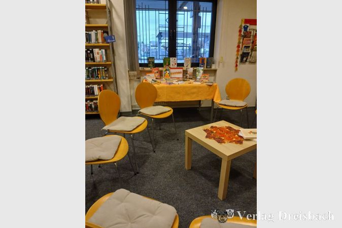 Alles vorbereitet: Die Bücherei ist zum gemütlichen Treffpunkt geworden.