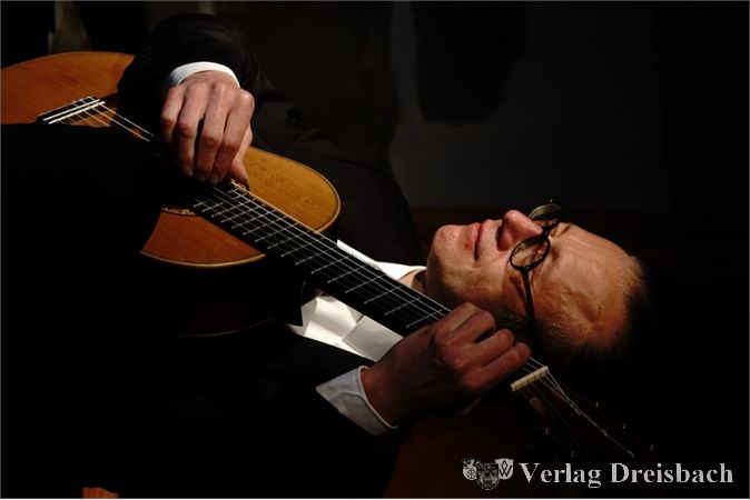 Gitarrist Wolfgang Mayer.