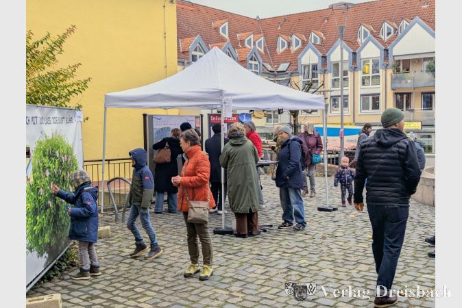 Auch auf dem Platz vor dem Alten Posthof waren Stände zu wichtigen Themen aufgebaut, die zum Mitmachen einluden.