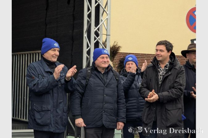 Geburtstagsständchen für Bürgermeister Krzysztof Chudyk zur offiziellen Eröffnung des Adventsmarkts.