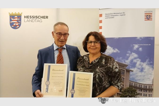 Carmen Jimenez mit dem Vorsitzenden des Ausländerbeirates aus Hattersheim, Agustin Martin Pelaez. Zwischen beiden Ausländerbeiräten findet ein reger Austausch statt.