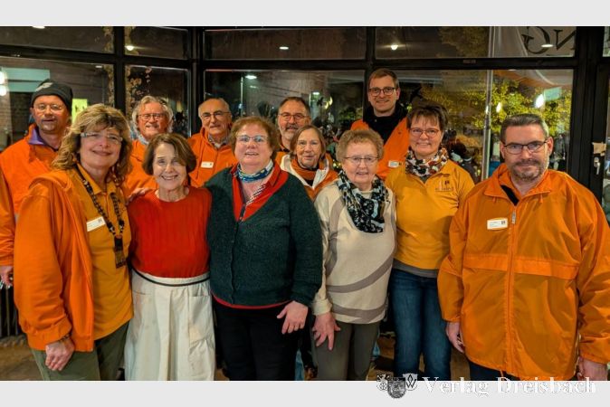 Über 30 engagierte Helferinnen und Helfer der Kolpingfamilie sorgten im Hintergrund für einen reibungslosen Ablauf des Martinsumzugs und bewirteten die Gäste auf dem Gallusplatz.