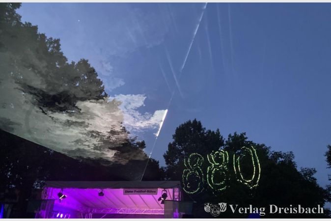 Die beeindruckende Lichtinszenierung zum Stadtteil-Jubiläum beim Eddersheimer Fischerfest.