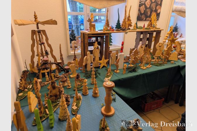 Kreativmarkt der Holzwürmer in der Adventszeit.