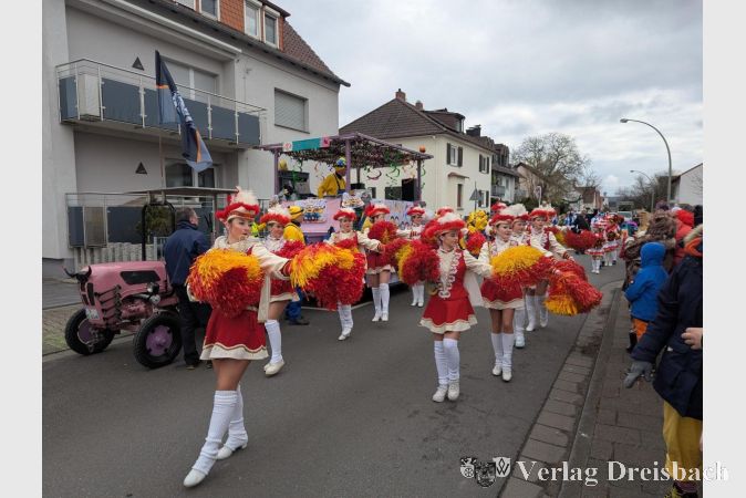 Die Garde des KKK beim letztjährigen Hattersheimer Fassenachtsumzug.