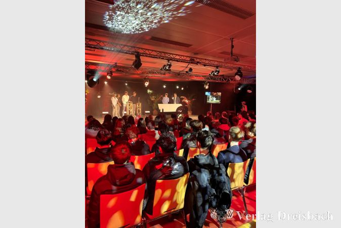 Die Aula der WGS diente als Studio.