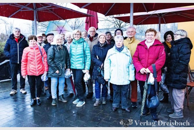 Die Seniorenwandergruppe des Kulturforums Kriftel bei ihrer Premierenwanderung im neuen Jahr.