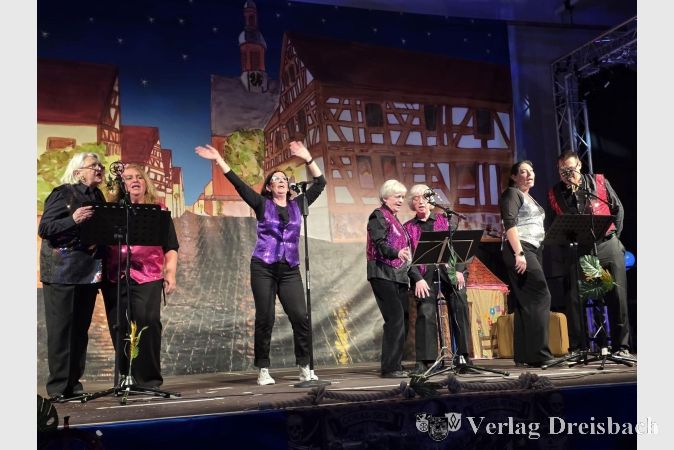Die Eddersheimer Sektdrosseln brannten ein Feuerwerk an Stimmungsliedern ab.