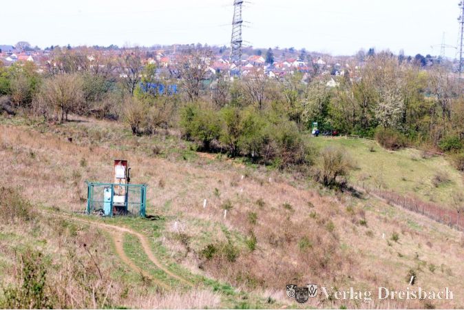 Auch die deutlich kleinere Fläche der ehemaligen Altdeponie gegenüber dem Besucherzentrum wurde nach der Modellierung bisher nicht für die Öffentlichkeit zugänglich gemacht. MTR-Geschäftsführerin Beate Ibiß deutete an, dass sich dies eines Tages ändern könnte.