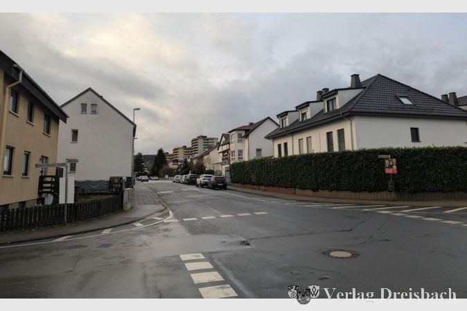 In diesem Jahr soll der Gehweg in der Lindenstraße zwischen der Königsberger Straße und der Richard-Wagner-Straße erneuert werden.