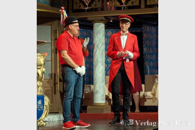 Foto: nab
Emotionaler Moment des Abends: Hansi Greb, dem Publikum als „Hobbes“ bekannt, verabschiedete sich nach 45 Jahren von der Bühne und erhielt minutenlangen stehenden Applaus.